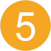 un círculo naranja con el número 5 en blanco